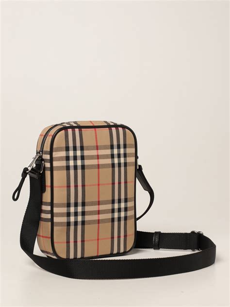 bolso burberry hombre precio|Bolsos Burberry para hombre .